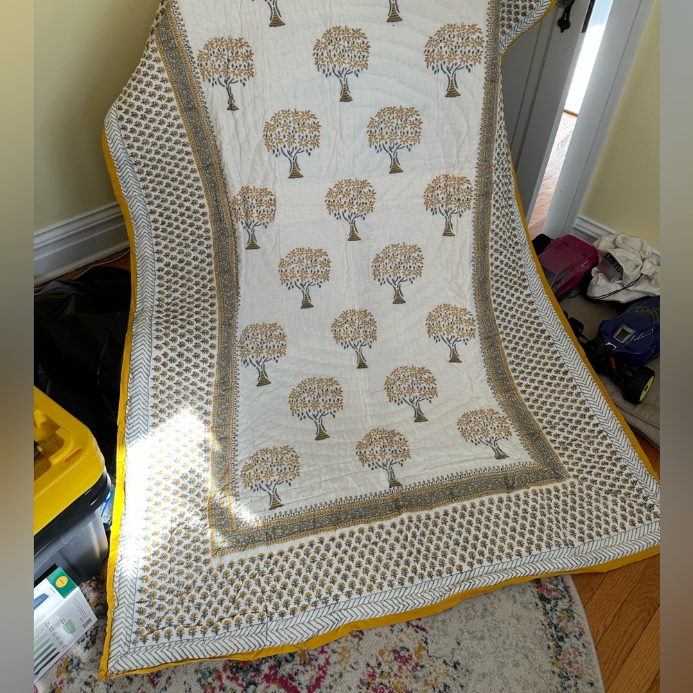 New hand made twin quilt from India with matching square pillow cover